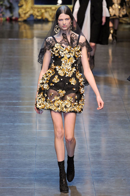 Hoa văn quý tộc làm chủ xu hướng 2012 - 17