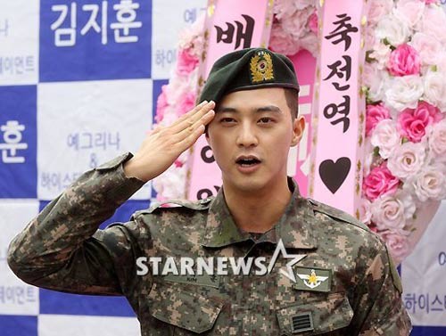 Chàng điển trai Kim Ji Hoon xuất ngũ - 1