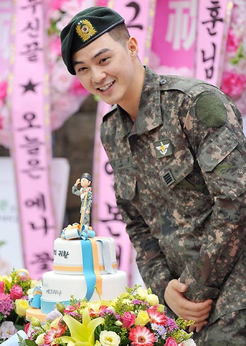 Chàng điển trai Kim Ji Hoon xuất ngũ - 2