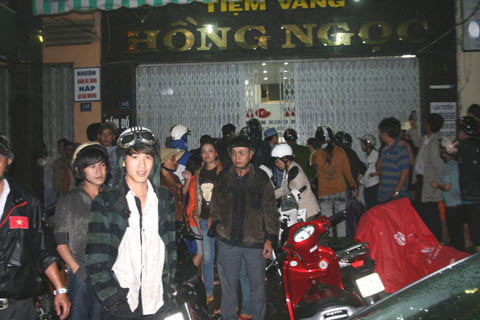 Hai 9X cướp tiệm vàng náo động phố núi - 1