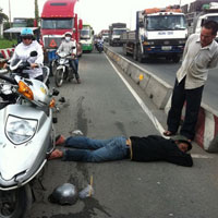 Tin tức trong ngày - Không cứu nạn nhân TNGT có thể bị tù