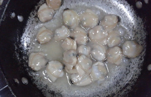 Cháo nghêu nóng hổi, cay nồng - 5