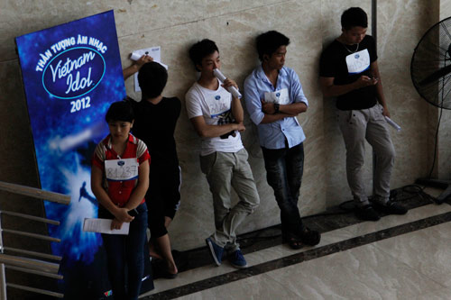 Căng thẳng vòng loại Vietnam Idol tại HN - 9