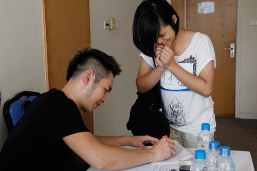 Căng thẳng vòng loại Vietnam Idol tại HN - 7