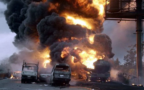 Nigeria: Hơn 100 người đi mót xăng chết cháy - 1