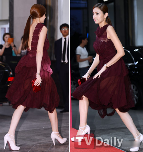 Búp bê xứ Hàn lộ khuôn ngực đồ sộ - 3