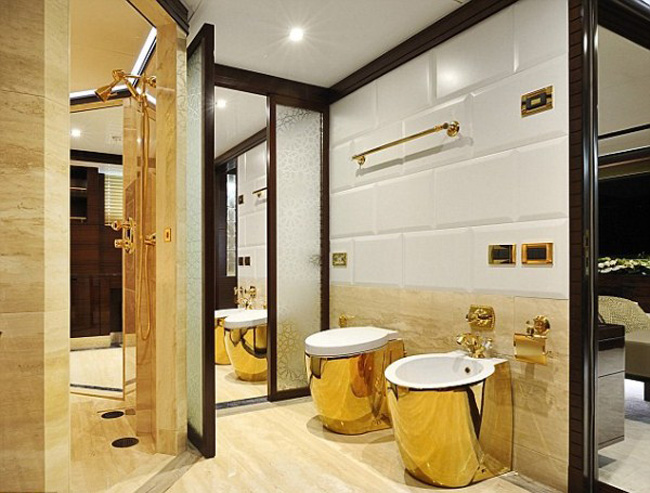 Nhà vệ sinh được dát vàng trị giá 384 tỷ VNĐ