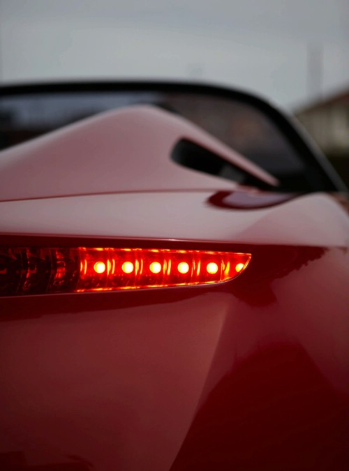 Alfa Romeo Spider “siêu mẫu” trên sàn diễn - 4