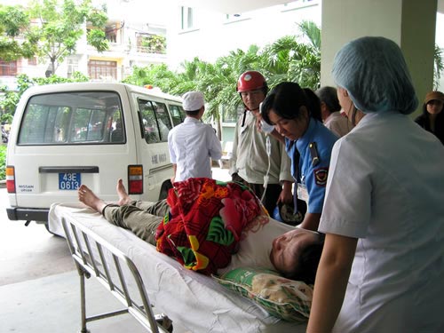 Chuyển địa điểm, TT Cấp cứu 115 gặp khó - 2