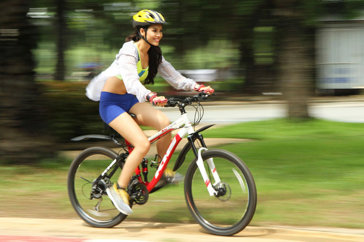 Hoàng My thể hiện tình yêu động vật - 14