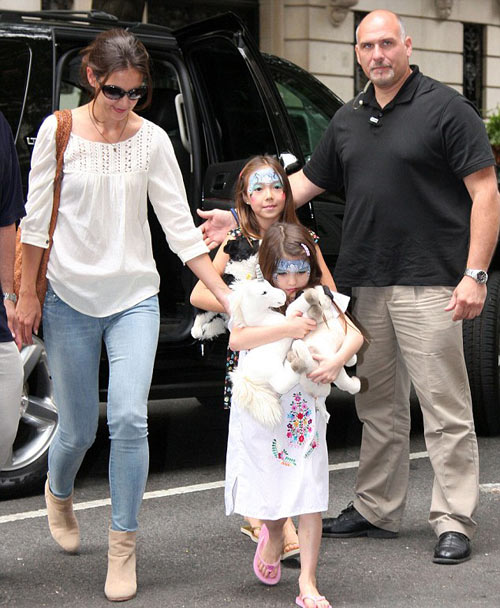 Suri theo học trường Thiên chúa giáo - 4