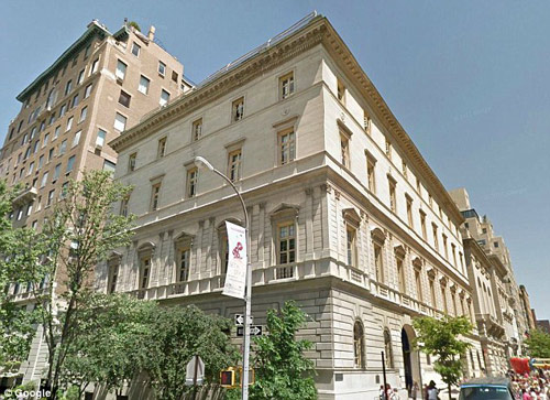 Suri theo học trường Thiên chúa giáo - 2