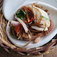 Ẩm thực - Nộm hoa chuối trộn mực chua chua