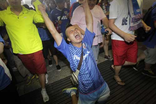 Drogba khiến fan Trung Quốc phát cuồng - 3