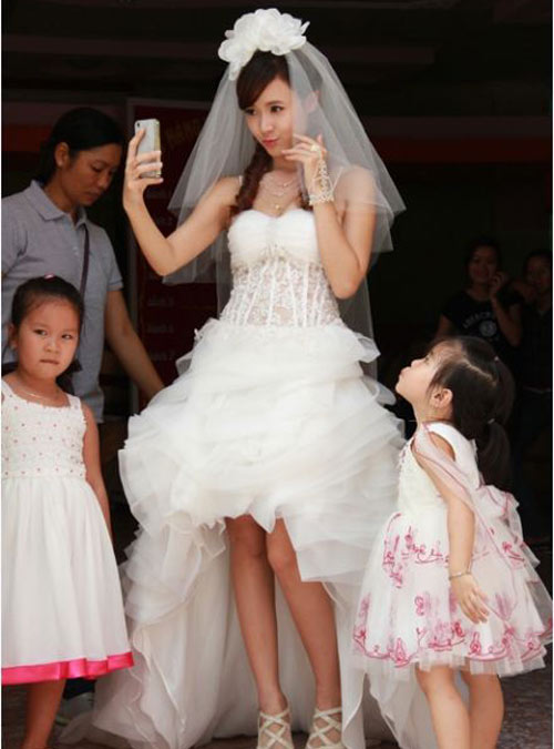 Những cô dâu xinh đẹp của màn ảnh Việt 2012 - 1