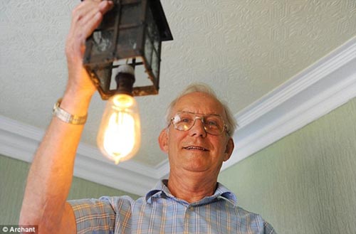 Chiếc bóng đèn 100 năm vẫn dùng tốt - 2