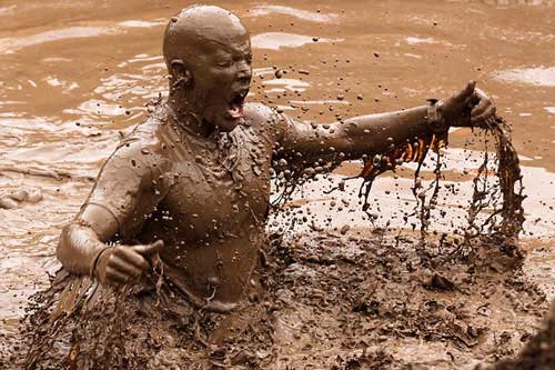 Đại chiến trong… bùn lầy - 3