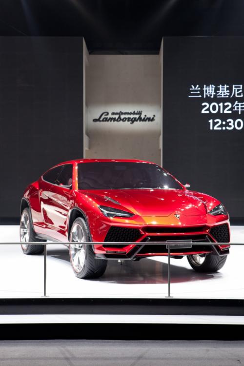 ‘Tân binh’ Lamborghini Urus có giá 207,000 USD? - 10
