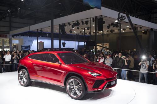 ‘Tân binh’ Lamborghini Urus có giá 207,000 USD? - 2