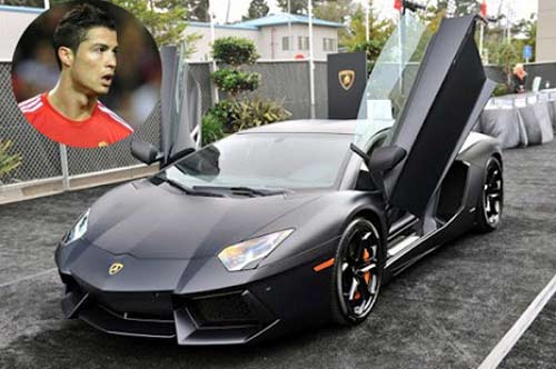 “Xế khủng” của các ngôi sao bóng đá - 4