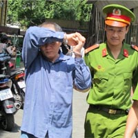 Pháp luật - "Dê cụ" hại đời 3 bé gái