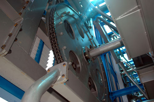 Cận cảnh bãi đỗ ôtô tự động đầu tiên ở HN - 4