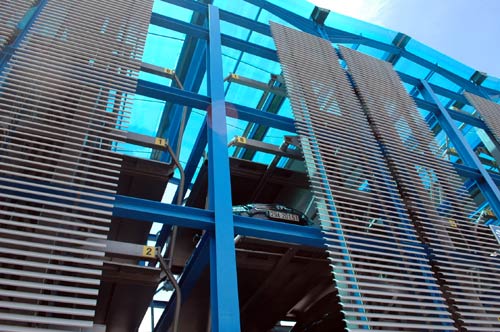 Cận cảnh bãi đỗ ôtô tự động đầu tiên ở HN - 6