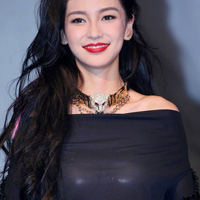 Ngôi sao điện ảnh - Angelababy kín đáo vẫn "hớ hênh"