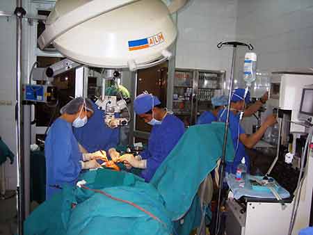 Nổ tung tinh hoàn vì cái bật lửa - 2