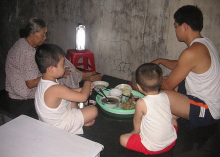Cắt điện tràn lan: Cam kết... trên giấy - 2
