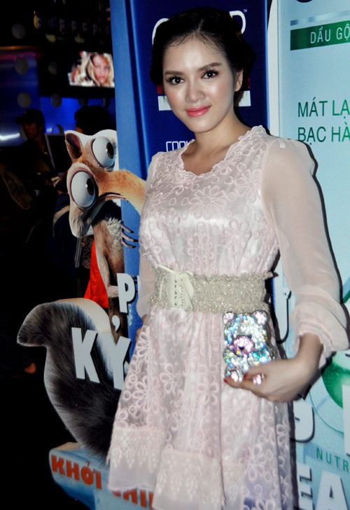 Lý Nhã Kỳ nhí nhảnh bên Ngô Quang Hải - 7