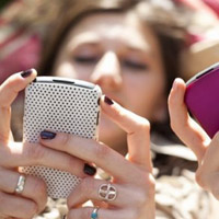 Thời trang Hi-tech - Khi nào con bạn được phép dùng ĐTDĐ?