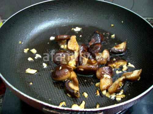 Cải thìa xào bò viên cho cơm chiều ngon - 10