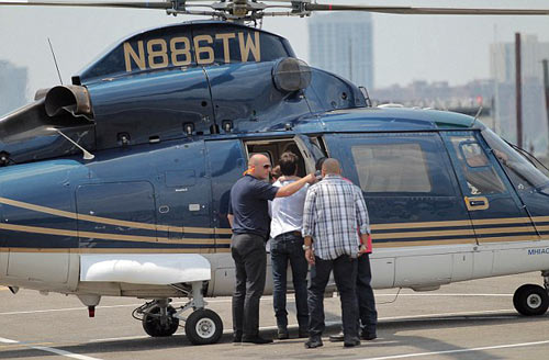 Tom đưa con gái đi dạo bằng phi cơ - 4
