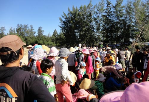 Thêm một học sinh chết ở hố công trình - 3