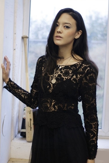 Dùng ren thâu tóm ánh nhìn cánh mày râu - 5