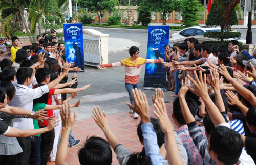 Dở khóc dở cười VN Idol miền Tây - 9