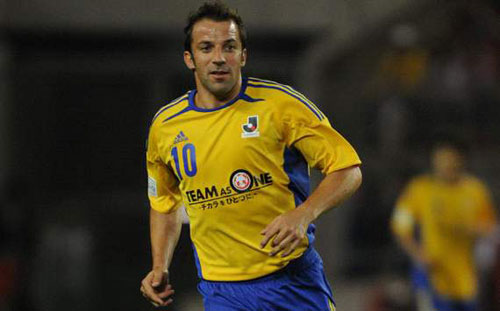 HOT: CR7 đá bóng hay, làm ăn cũng giỏi - 3