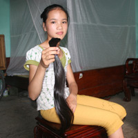 Tin tức trong ngày - Nữ sinh hoang mang vì nạn "cướp" tóc