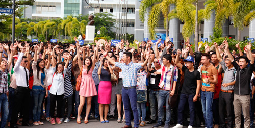 20.000 bạn trẻ Sài Thành bị VN Idol “bỏ bùa” - 2