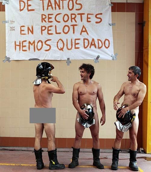 Lính cứu hỏa khỏa thân đòi tăng lương - 3