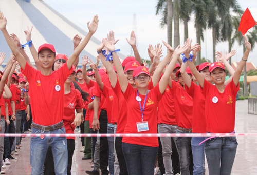 Giới trẻ lập kỷ lục giọt máu lớn nhất thế giới - 5