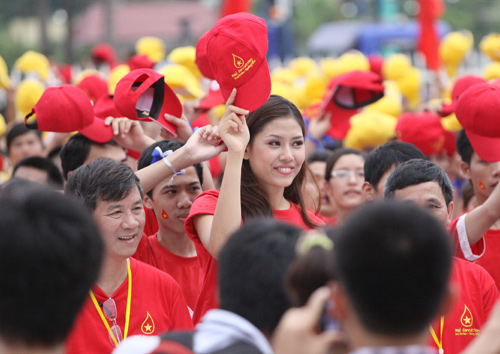 Giới trẻ lập kỷ lục giọt máu lớn nhất thế giới - 12