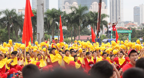 Giới trẻ lập kỷ lục giọt máu lớn nhất thế giới - 6