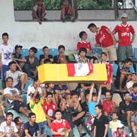 Bóng đá - CĐV Hải Phòng: Từ pháo sáng đến quan tài