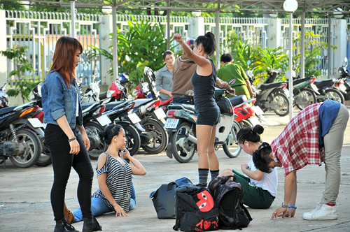 Trấn Thành khuấy động thí sinh nhảy múa - 17