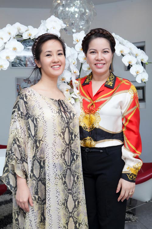 Hồng Nhung tươi trẻ đến bất ngờ - 11