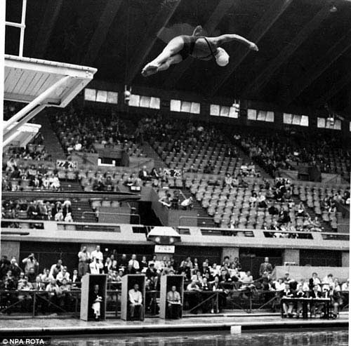 Olympic: Những bức ảnh độc 64 năm trước - 1