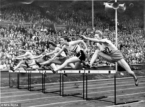 Olympic: Những bức ảnh độc 64 năm trước - 7