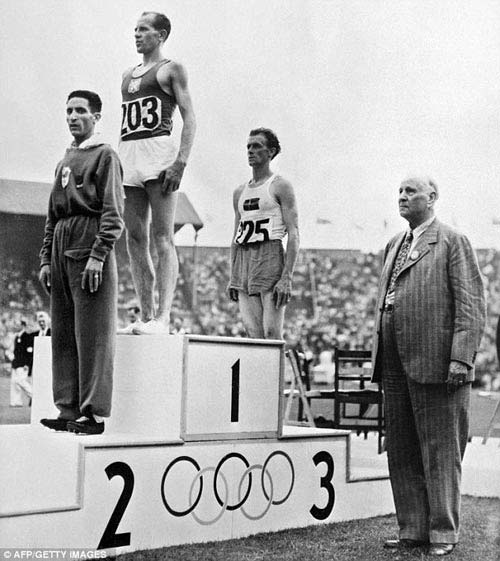 Olympic: Những bức ảnh độc 64 năm trước - 11